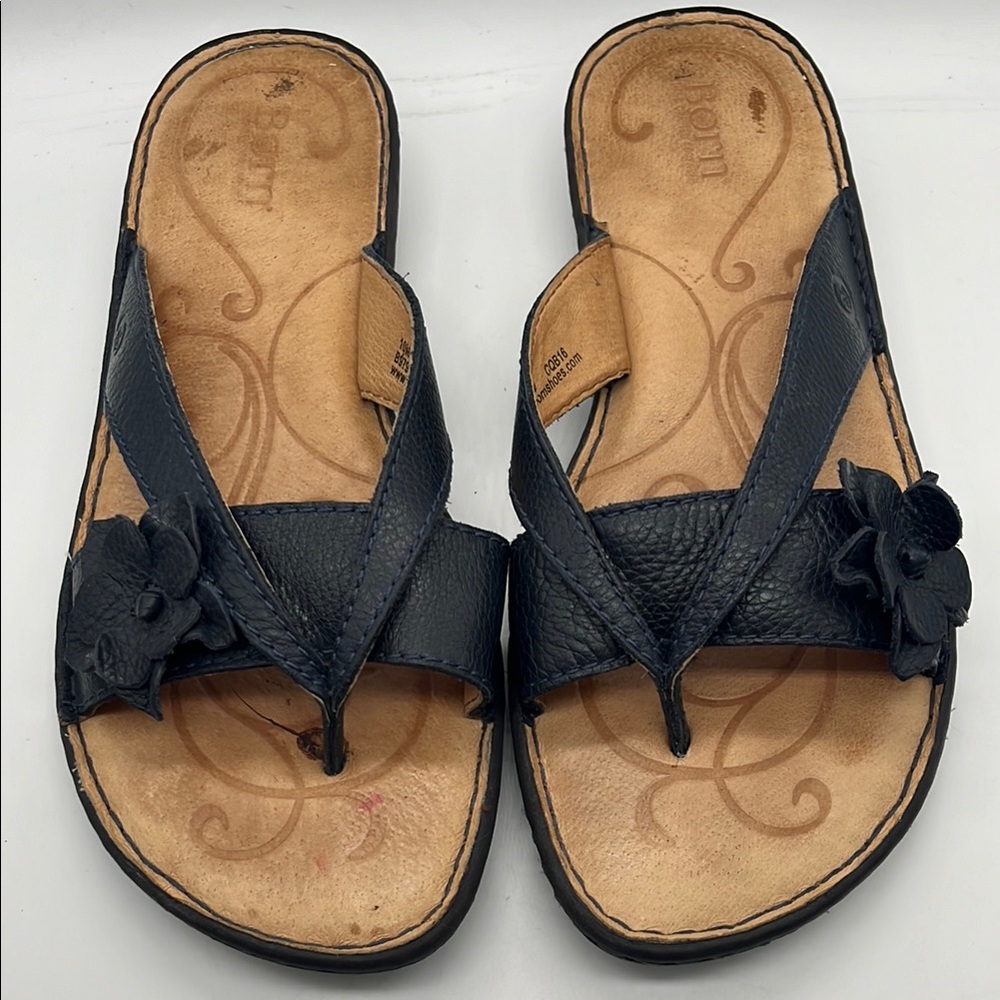 Born Leather Sandals Navy Blue Sz 10 great condition with sweet embellishment